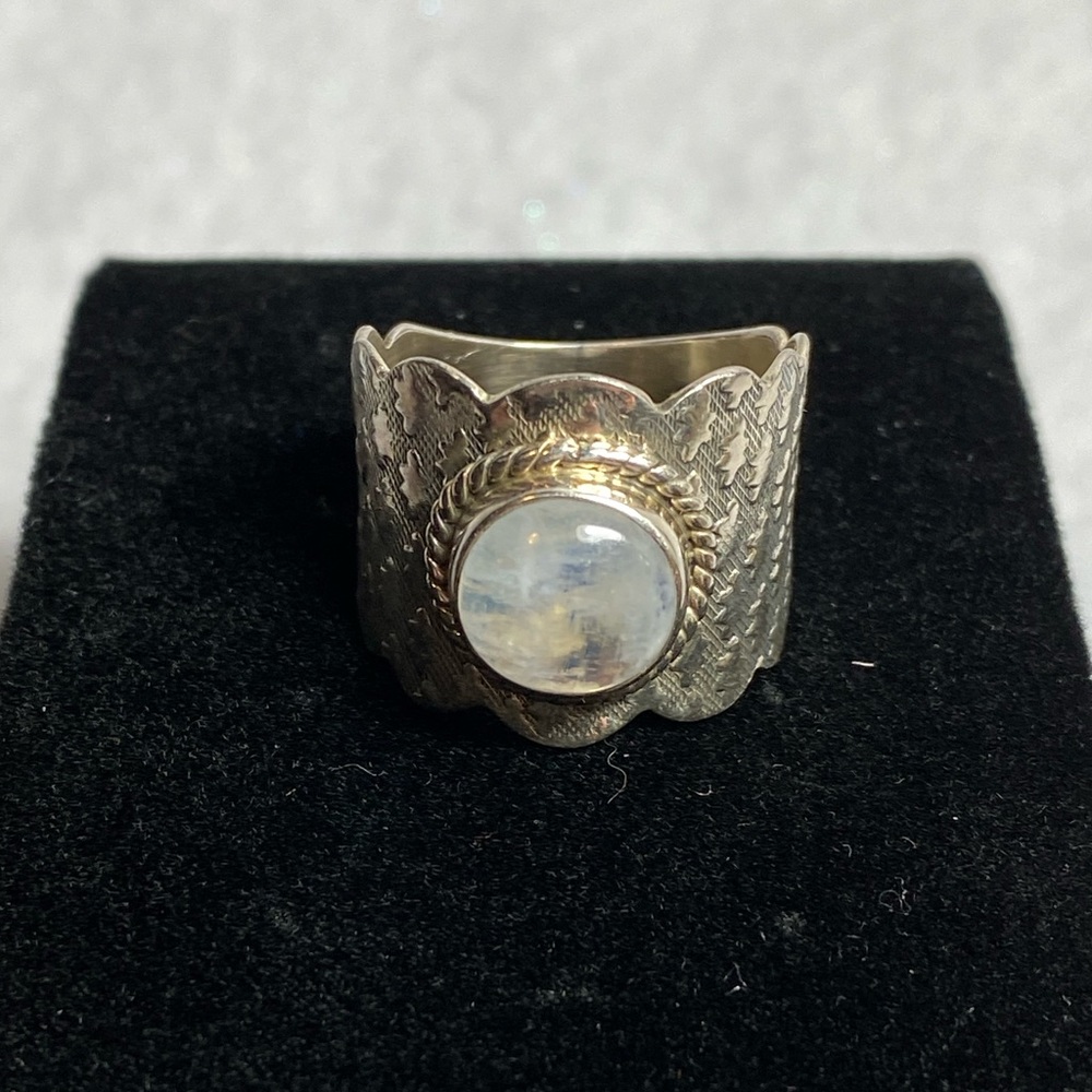 Moonstone ring set in sterling silver